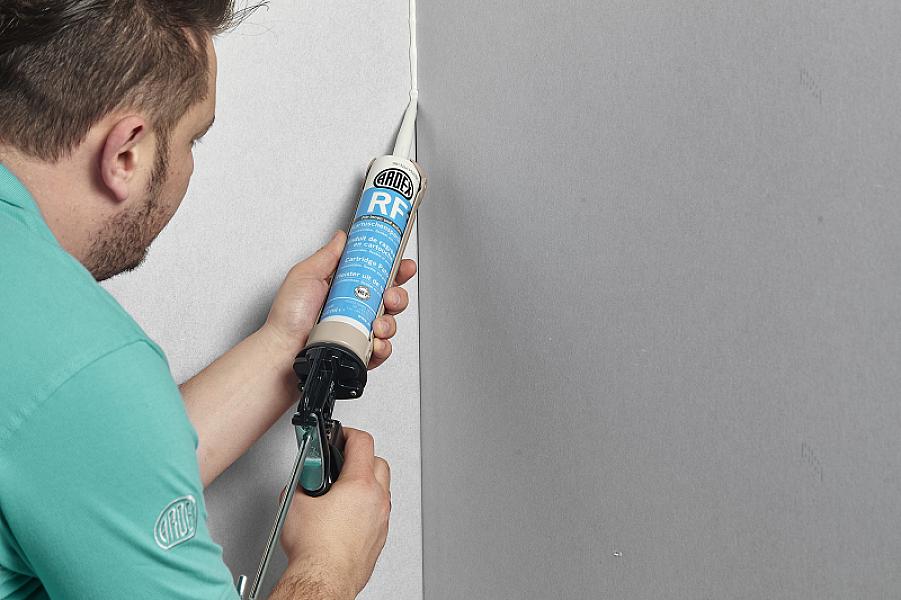 Ardex Fugenpistole im Einsatz